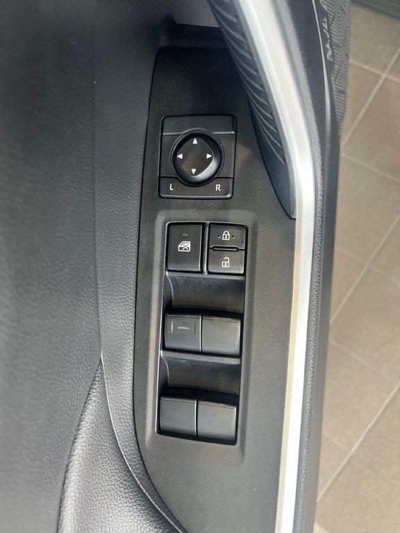 2023 Toyota RAV4 LE in Amos, Quebec - 10 - w1024h768px