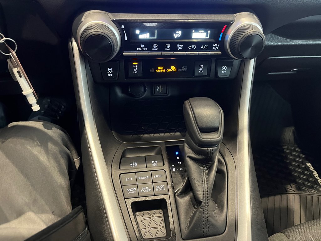 Toyota RAV4 LE 2023 à Amos, Québec - 15 - w1024h768px