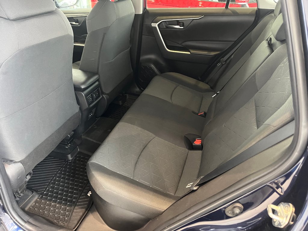 2023 Toyota RAV4 Hybrid XLE in Amos, Quebec - 11 - w1024h768px