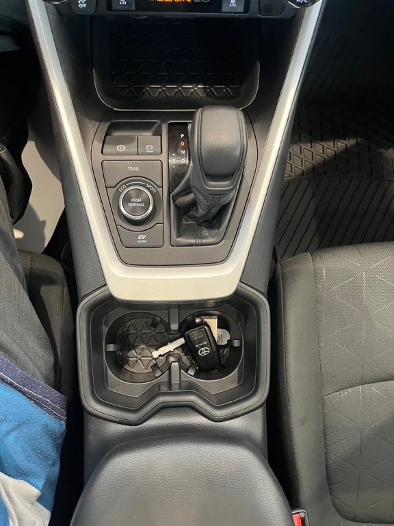 2023 Toyota RAV4 Hybrid XLE in Amos, Quebec - 20 - w1024h768px