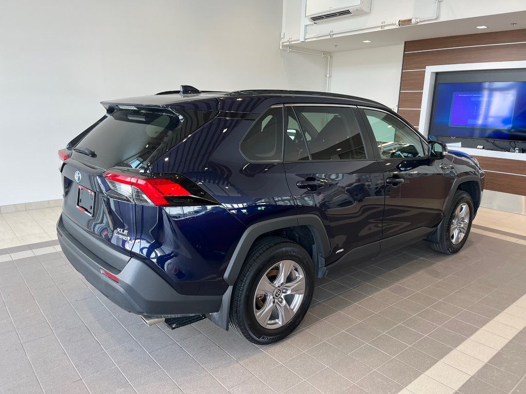 2023 Toyota RAV4 Hybrid XLE in Amos, Quebec - 2 - w1024h768px
