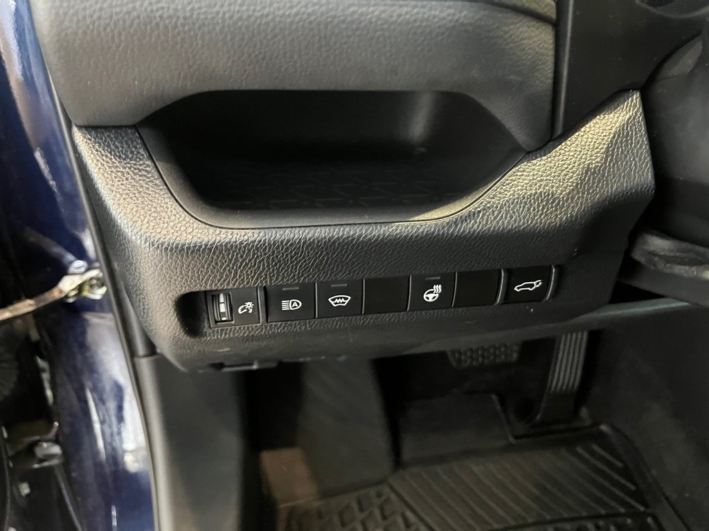 2023 Toyota RAV4 Hybrid XLE in Amos, Quebec - 14 - w1024h768px
