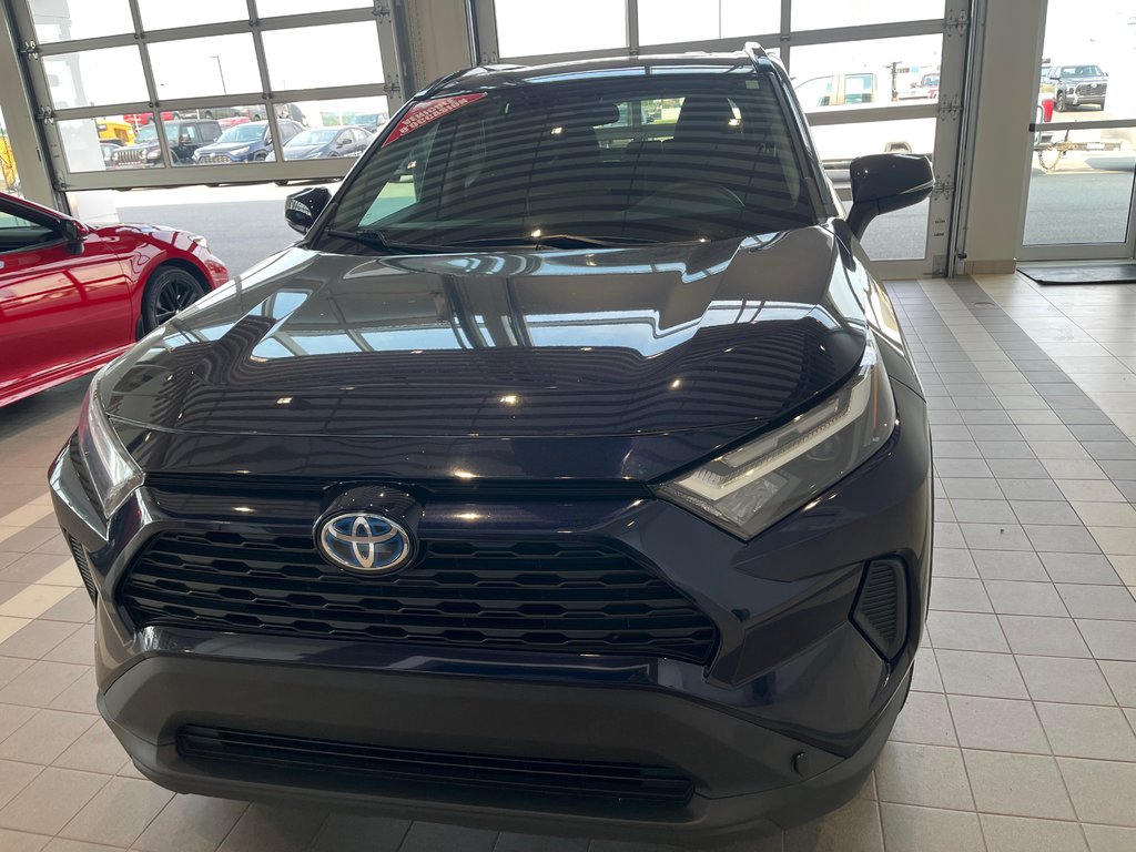2023 Toyota RAV4 Hybrid XLE in Amos, Quebec - 9 - w1024h768px