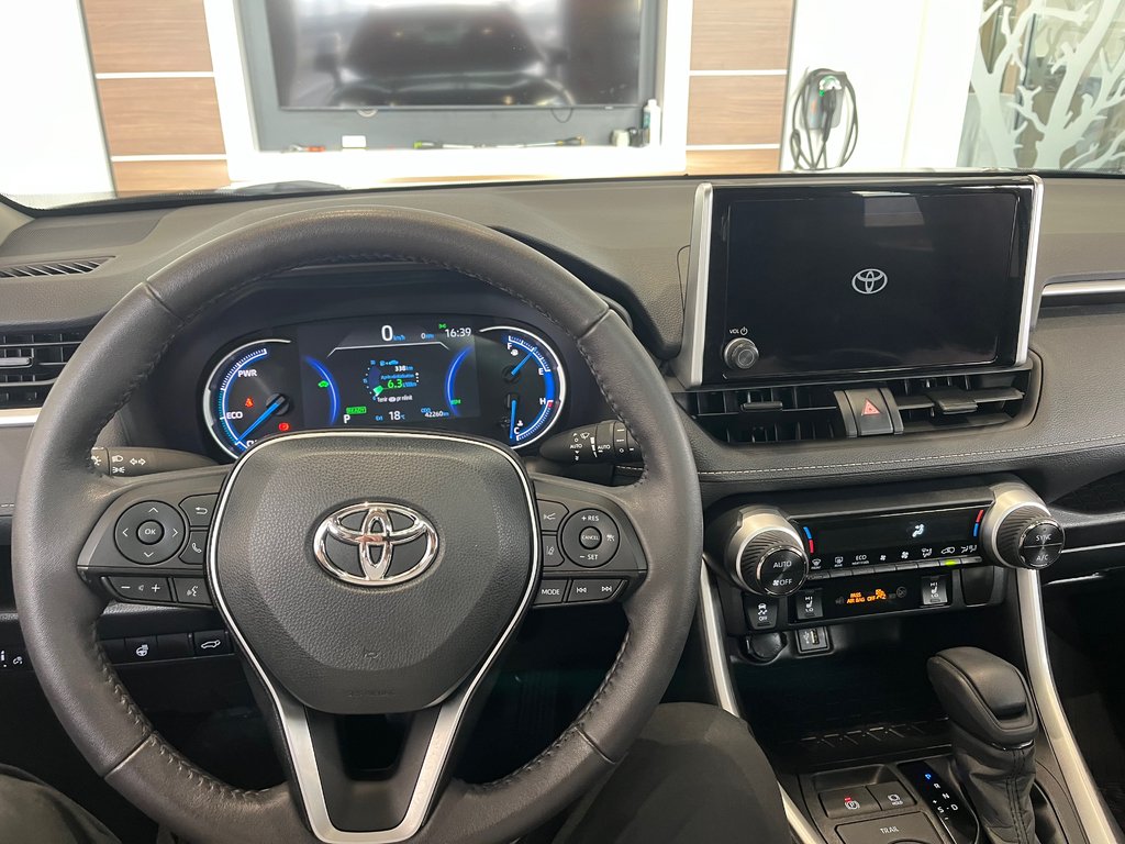 2023 Toyota RAV4 Hybrid XLE in Amos, Quebec - 14 - w1024h768px