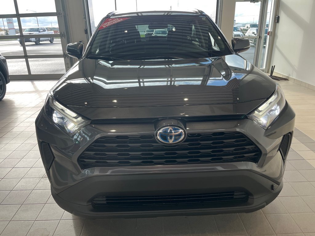 2023 Toyota RAV4 Hybrid XLE in Amos, Quebec - 2 - w1024h768px