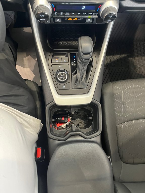 2023 Toyota RAV4 Hybrid XLE in Amos, Quebec - 18 - w1024h768px