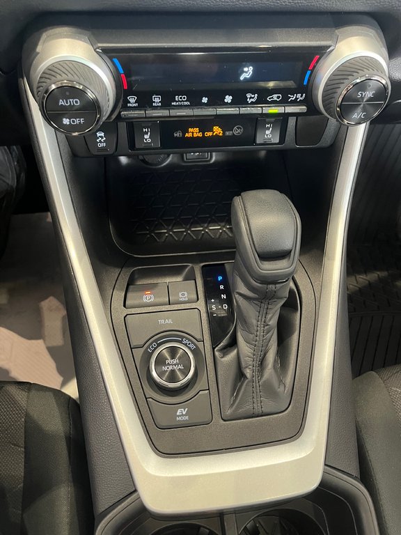 2023 Toyota RAV4 Hybrid XLE in Amos, Quebec - 17 - w1024h768px