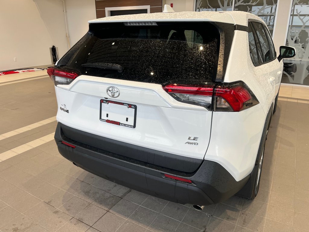 2024 Toyota RAV4 LE in Amos, Quebec - 3 - w1024h768px