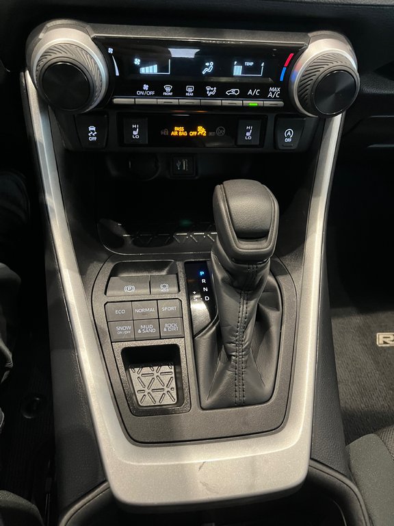 2024 Toyota RAV4 LE in Amos, Quebec - 12 - w1024h768px