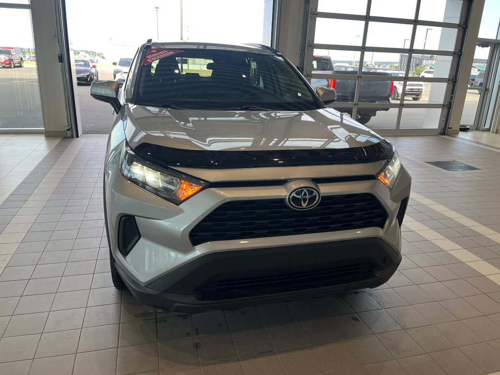 Toyota RAV4 Hybrid LE 2025 à Amos, Québec - 2 - w1024h768px