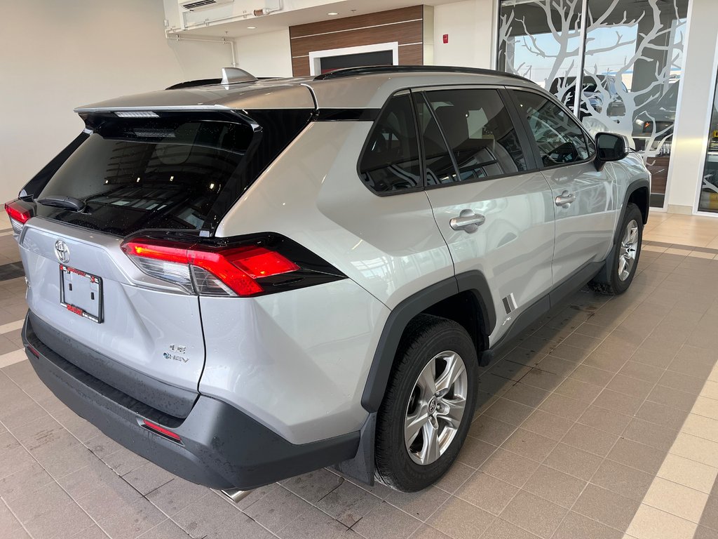 Toyota RAV4 Hybrid LE 2025 à Amos, Québec - 7 - w1024h768px
