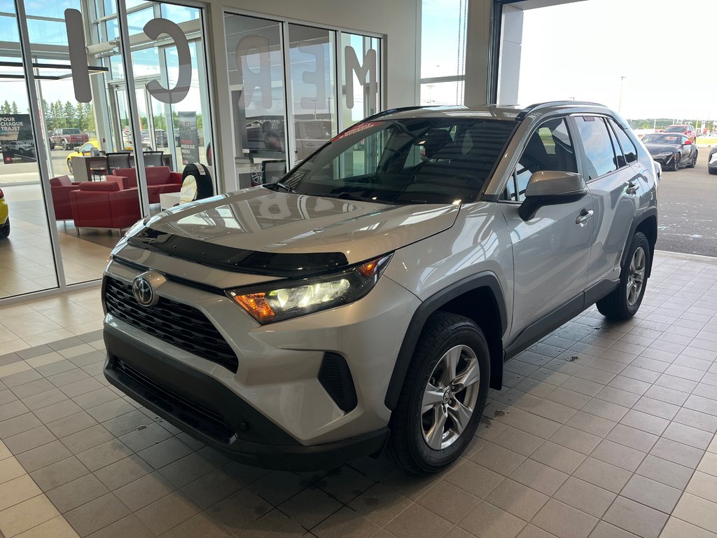 Toyota RAV4 Hybrid LE 2025 à Amos, Québec - 3 - w1024h768px