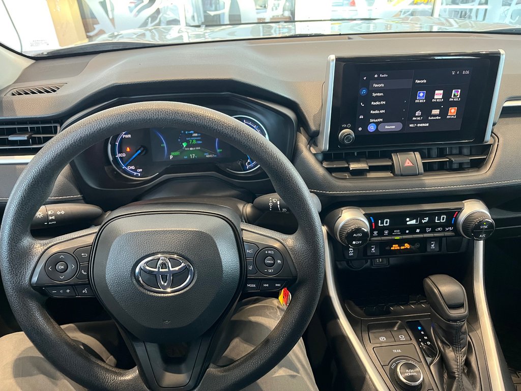 Toyota RAV4 Hybrid LE 2025 à Amos, Québec - 15 - w1024h768px