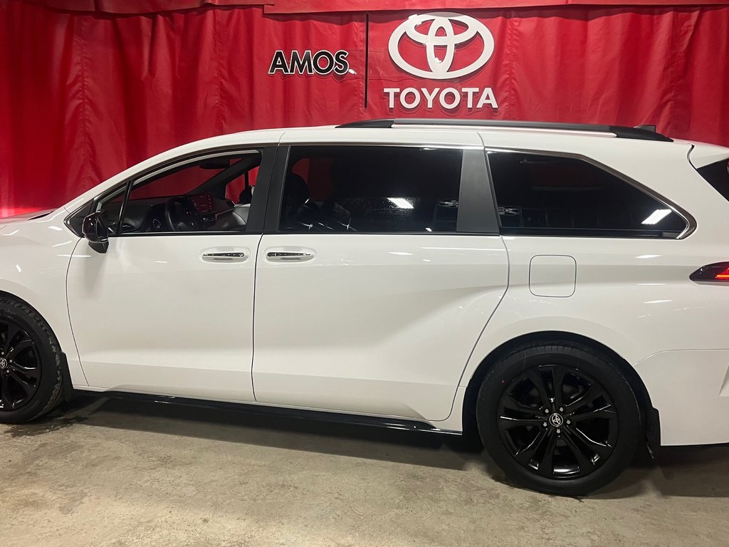 2023 Toyota Sienna Hybrid XSE 7-PASS in Amos, Quebec - 9 - w1024h768px