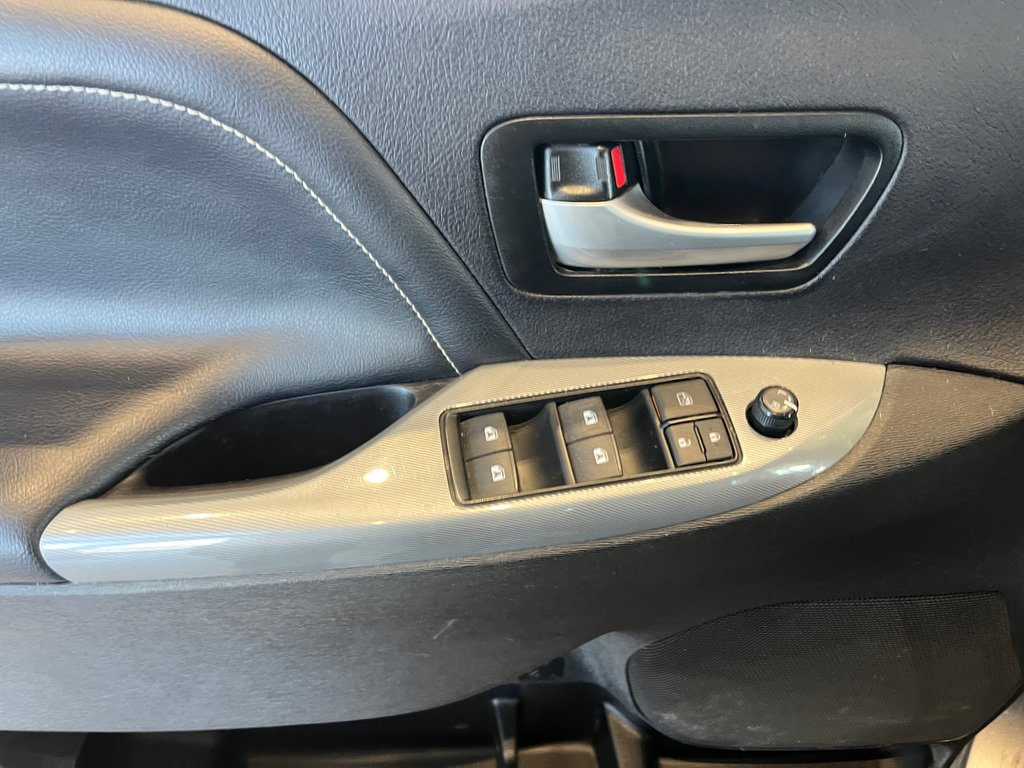 Toyota Sienna SE 2017 à Amos, Québec - 13 - w1024h768px