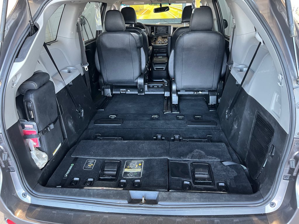 Toyota Sienna SE 2017 à Amos, Québec - 6 - w1024h768px