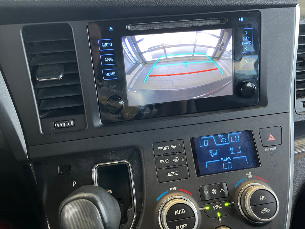 Toyota Sienna SE 2017 à Amos, Québec - 17 - w1024h768px
