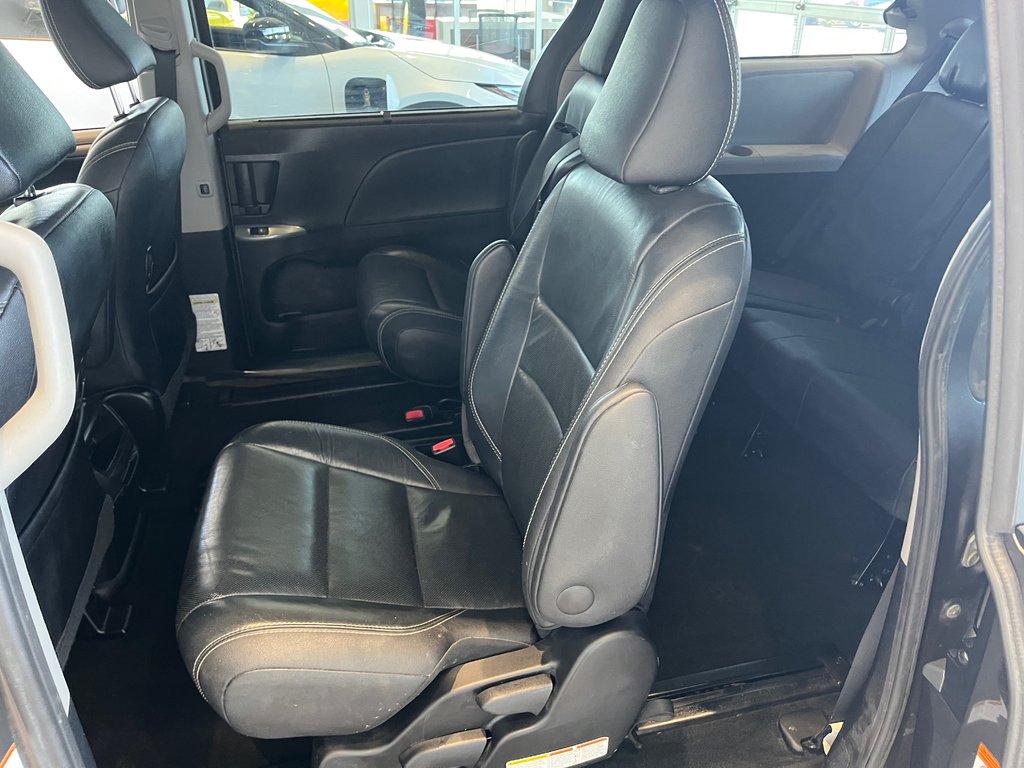 Toyota Sienna SE 2017 à Amos, Québec - 8 - w1024h768px