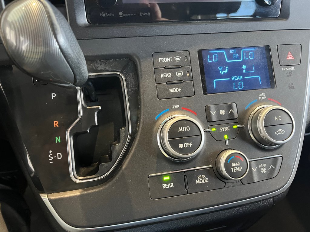 Toyota Sienna SE 2017 à Amos, Québec - 18 - w1024h768px