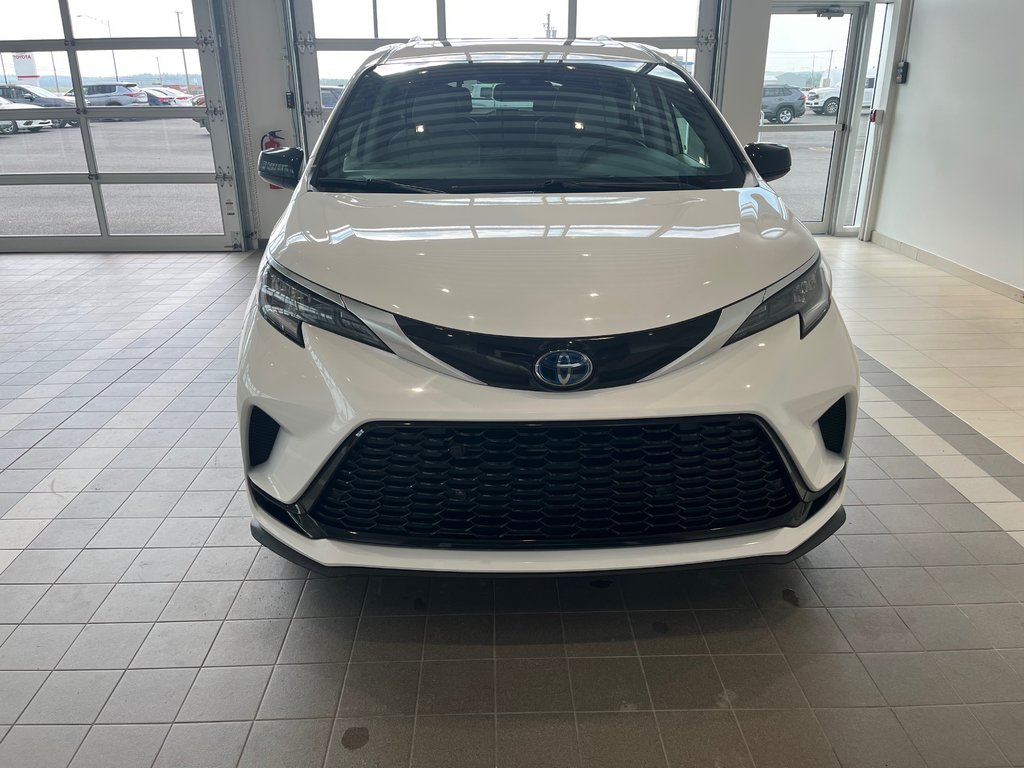 Toyota Sienna XSE HYBRIDE AWD 2021 à Amos, Québec - 4 - w1024h768px