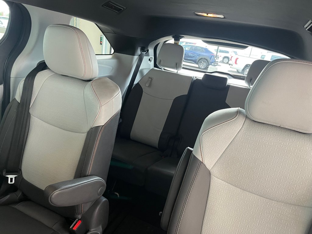 Toyota Sienna XSE HYBRIDE AWD 2021 à Amos, Québec - 14 - w1024h768px