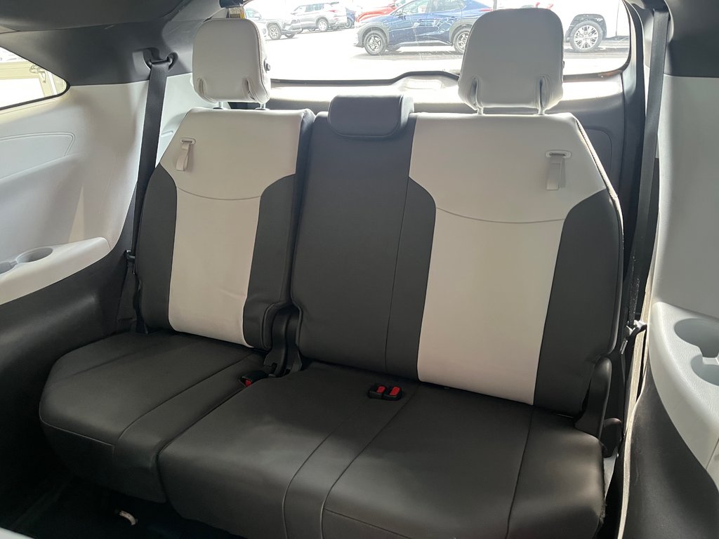 Toyota Sienna XSE HYBRIDE AWD 2021 à Amos, Québec - 15 - w1024h768px