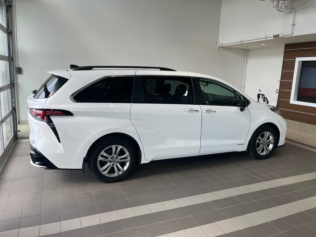 Toyota Sienna XSE HYBRIDE AWD 2021 à Amos, Québec - 3 - w1024h768px