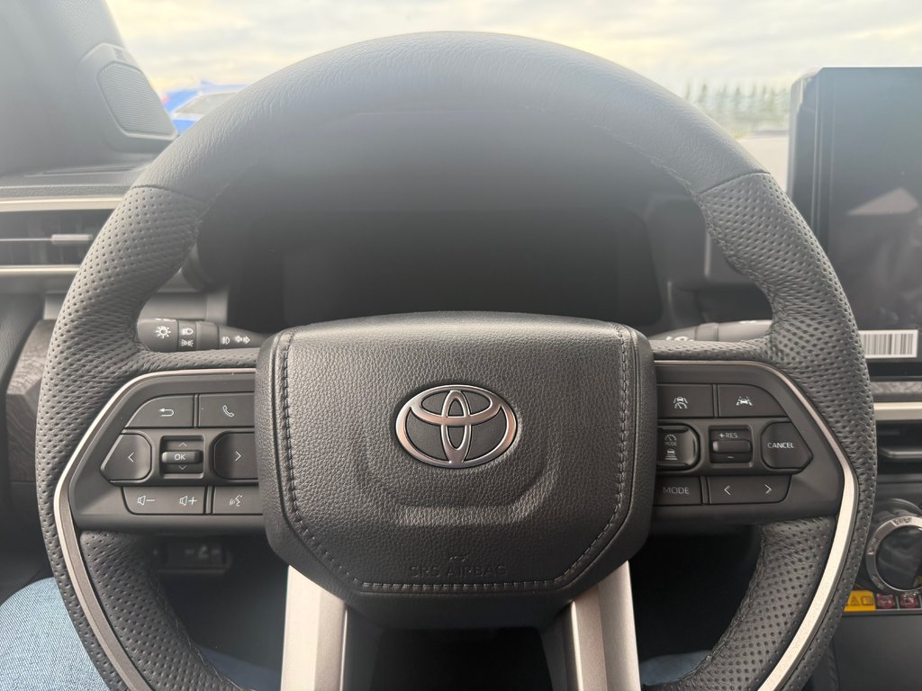 Toyota Tacoma Hybrid Limited 2025 à Amos, Québec - 11 - w1024h768px