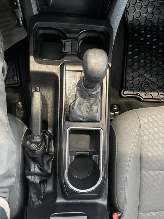 Toyota Tacoma SR5 2021 à Amos, Québec - 18 - w1024h768px