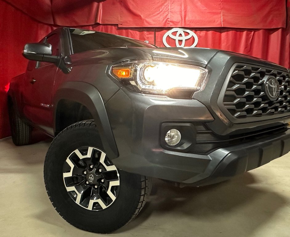 2023  Tacoma * 4X4 * ACCES CAB  * in Amos, Quebec - 12 - w1024h768px