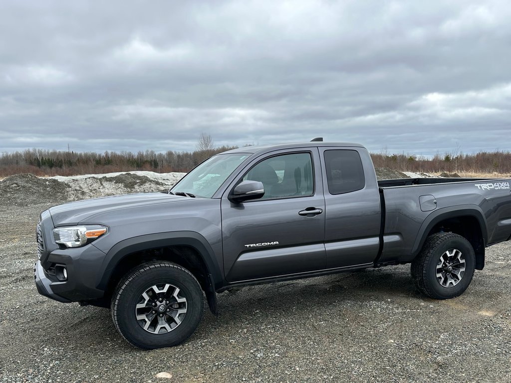 2023  Tacoma * 4X4 * ACCES CAB  * in Amos, Quebec - 27 - w1024h768px