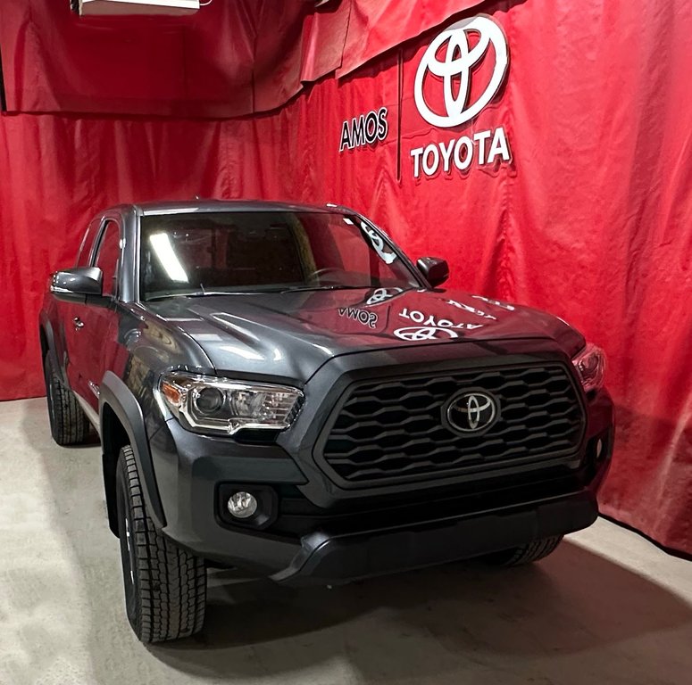 2023  Tacoma * 4X4 * ACCES CAB  * in Amos, Quebec - 17 - w1024h768px
