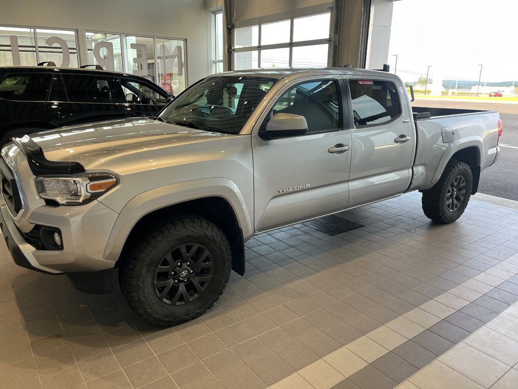 Toyota Tacoma SR5 2023 à Amos, Québec - 4 - w1024h768px
