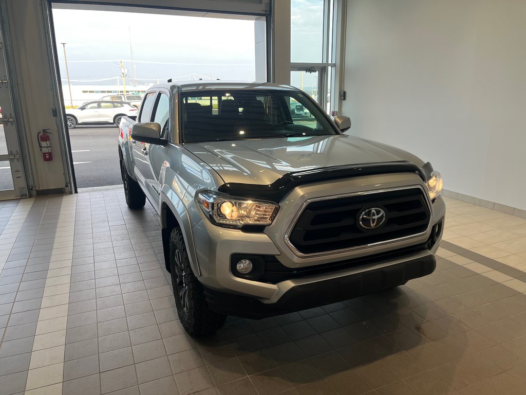 Toyota Tacoma SR5 2023 à Amos, Québec - 2 - w1024h768px