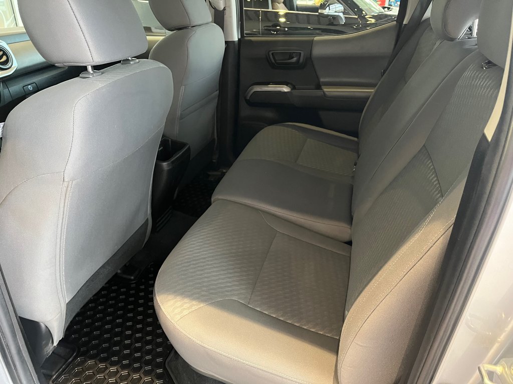 Toyota Tacoma SR5 2023 à Amos, Québec - 12 - w1024h768px