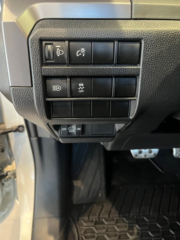2024 Toyota Tacoma SR5 in Amos, Quebec - 12 - w1024h768px