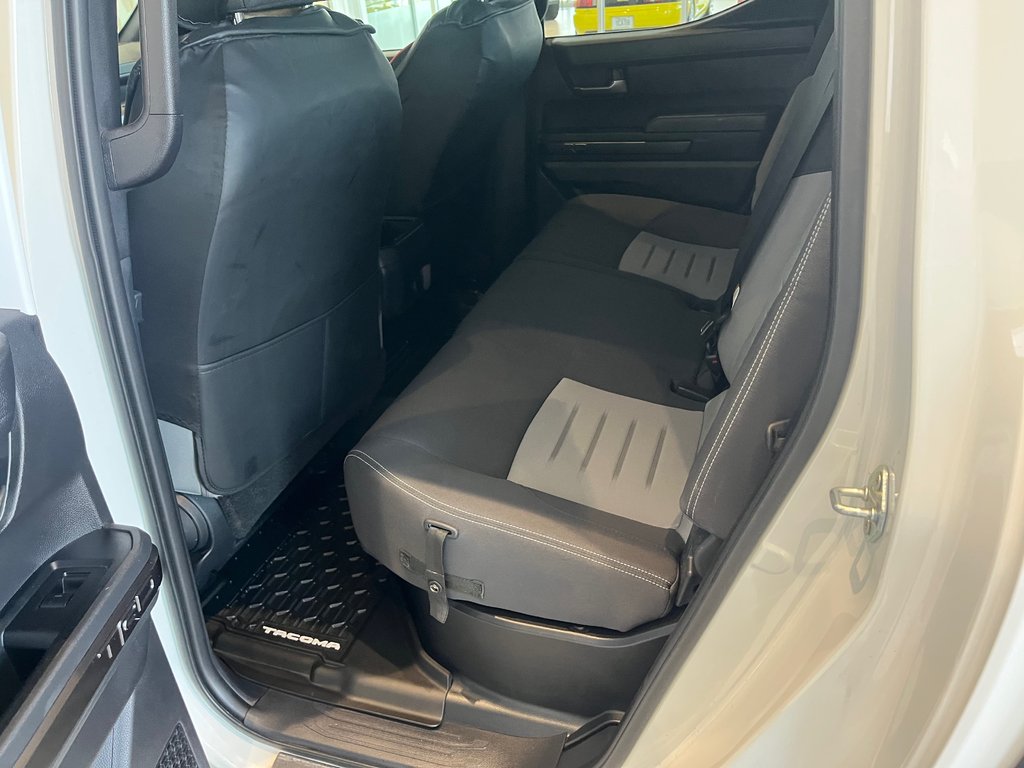 2024 Toyota Tacoma SR5 in Amos, Quebec - 9 - w1024h768px