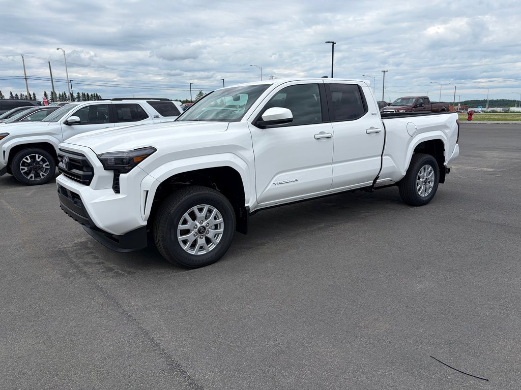 Toyota Tacoma SR5 2026 à Amos, Québec - 3 - w1024h768px