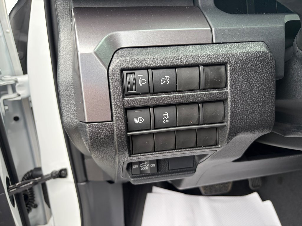 Toyota Tacoma SR5 2026 à Amos, Québec - 13 - w1024h768px