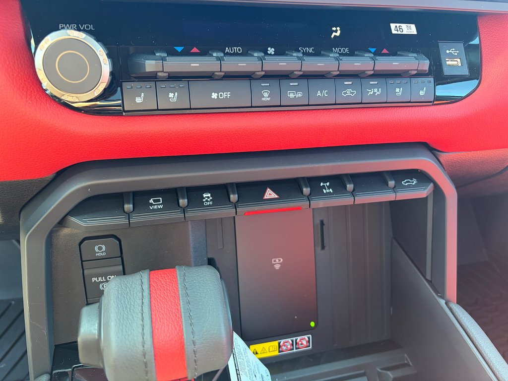 2026 Toyota Tundra Hybrid TRD PRO in Amos, Quebec - 15 - w1024h768px