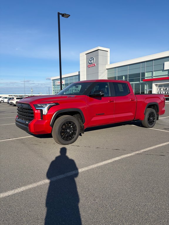 Toyota Tundra Hybrid LIMITED L NIGHTSHADE 2026 à Amos, Québec - 1 - w1024h768px