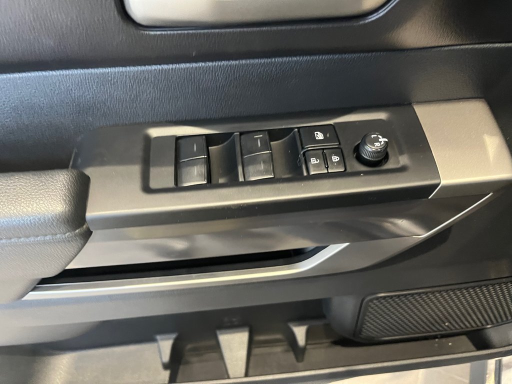 Toyota Tundra SR5 2022 à Amos, Québec - 12 - w1024h768px