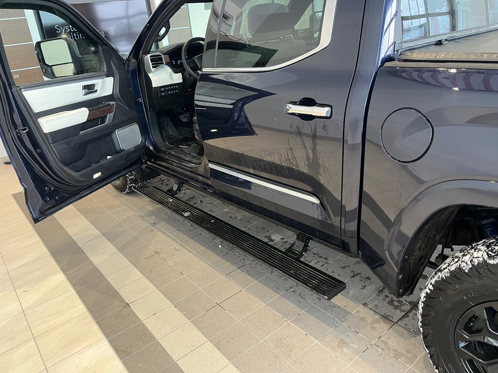 Toyota Tundra Capstone Hybrid 2023 à Amos, Québec - 11 - w1024h768px