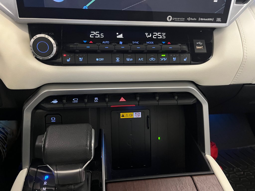 Toyota Tundra Capstone Hybrid 2023 à Amos, Québec - 18 - w1024h768px