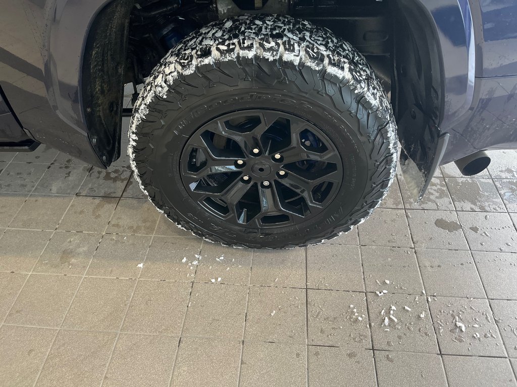 Toyota Tundra Capstone Hybrid 2023 à Amos, Québec - 26 - w1024h768px