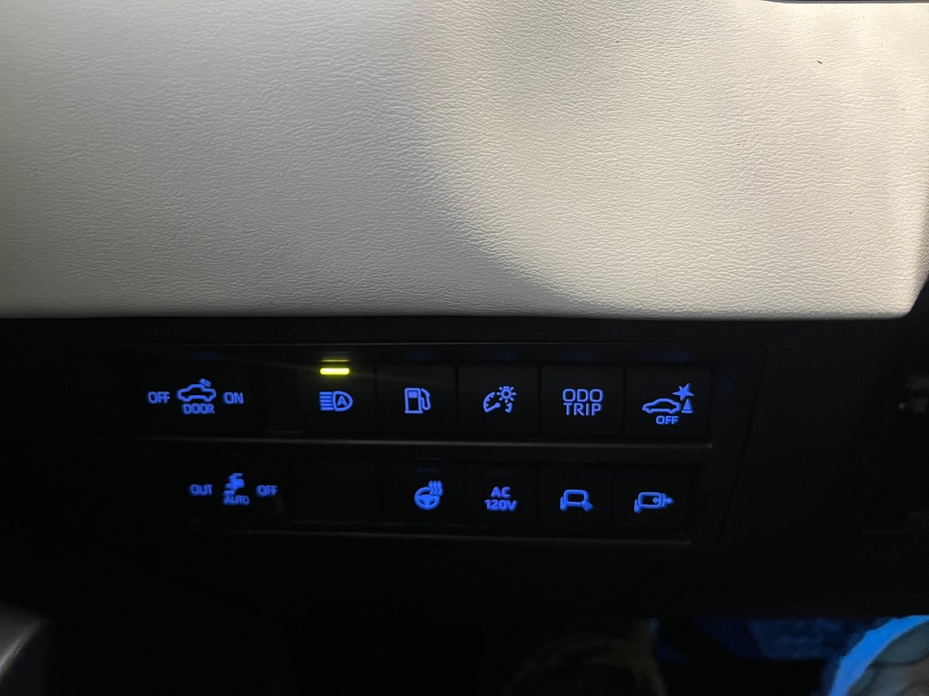 Toyota Tundra Capstone Hybrid 2023 à Amos, Québec - 21 - w1024h768px