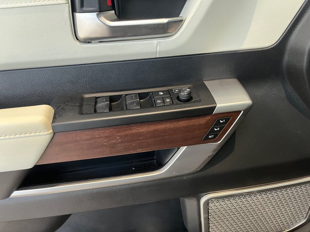 Toyota Tundra Capstone Hybrid 2023 à Amos, Québec - 12 - w1024h768px