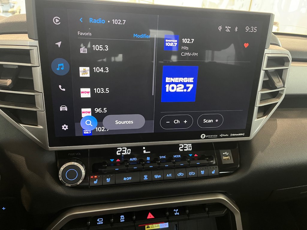 2023 Toyota Tundra Limited TRD OFF ROAD in Amos, Quebec - 15 - w1024h768px
