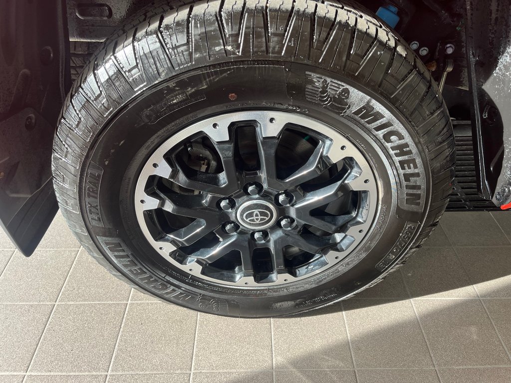 Toyota Tundra Limited Hybrid 2024 à Amos, Québec - 9 - w1024h768px