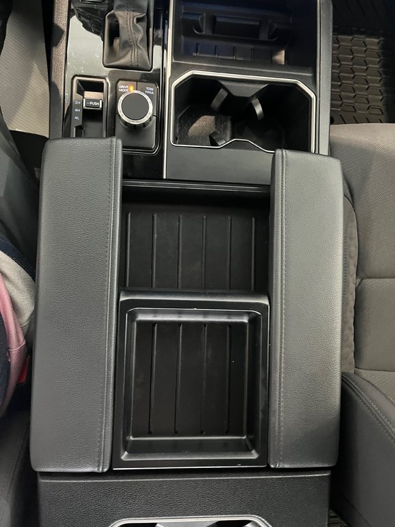 2024 Toyota Tundra SR5 in Amos, Quebec - 16 - w1024h768px
